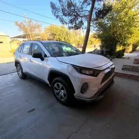 Toyota RAV4 2021