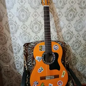 продается гитара