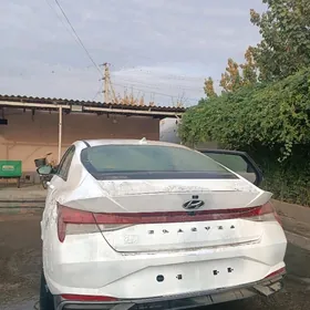 Hyundai Elantra 2021