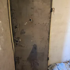 МЕТАЛ.ЛИСТ ПОД ДВЕРЬ