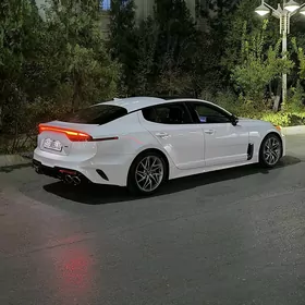 Kia Stinger 2023
