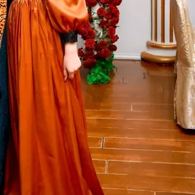 Продаётся платье вечернее