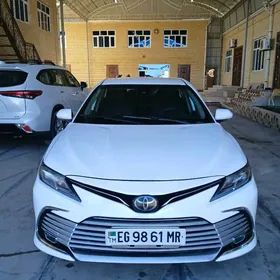 Toyota Camry 2019