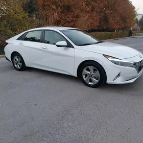 Hyundai Elantra 2022