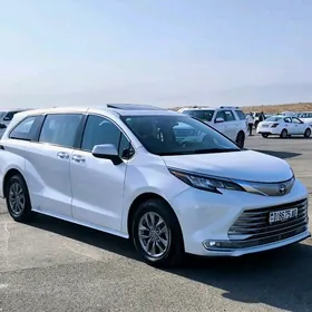Toyota Sienna 2022