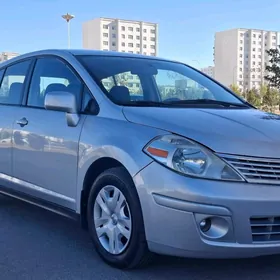 Nissan Versa 2011