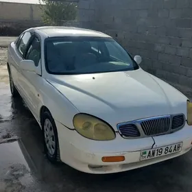 Daewoo Leganza 2000