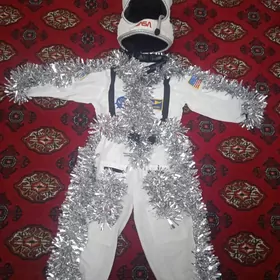 Новогодний костюм Космонавта.