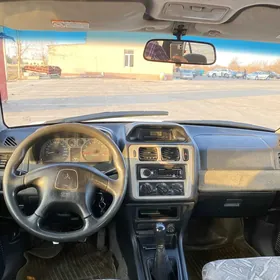 Mitsubishi Pajero 2000