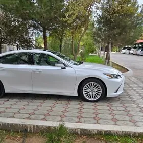 Lexus ES 350 2023
