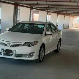 Toyota Camry 2013