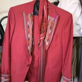 Костюм тройка