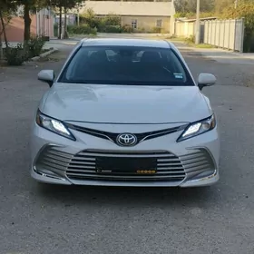 Toyota Camry 2023