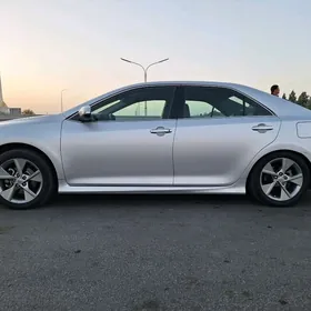 Toyota Camry 2014