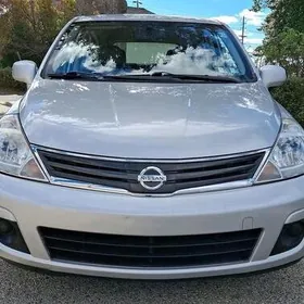 Nissan Versa 2012