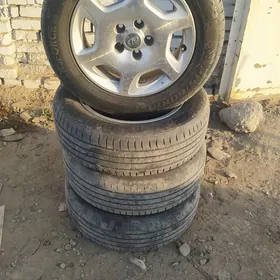 nissan disga teker 215 60 16