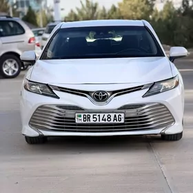 Toyota Camry 2018