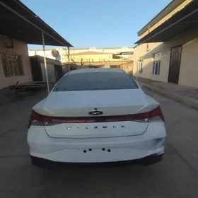 Hyundai Elantra 2021