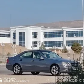 Mercedes-Benz E320 2004
