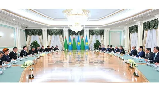 Serdar Berdimuhamedow Astanada Kasym-Žomart Tokaýew bilen gepleşikleri geçirdi