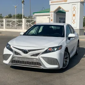 Toyota Camry 2022