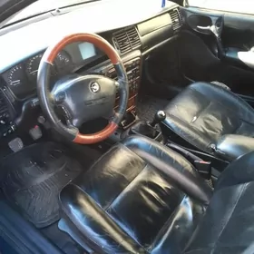 Opel Vectra 2000