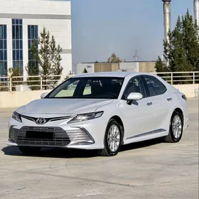 Toyota Camry 2021