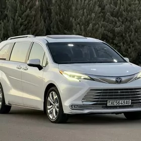 Toyota Sienna 2023