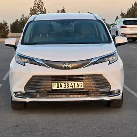 Toyota Sienna 2021