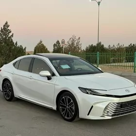 Toyota Camry 2025