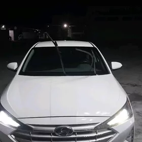 Hyundai Elantra 2019