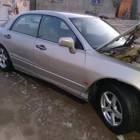 Mitsubishi Diamante 1995