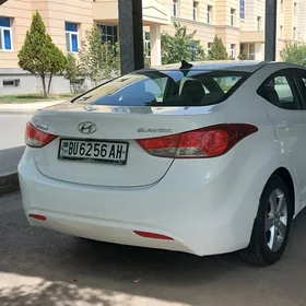 Hyundai Elantra 2011