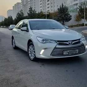 Toyota Camry 2017