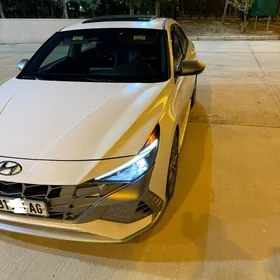 Hyundai Elantra 2022