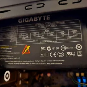 Blok pitanie Gigabyte 720 w