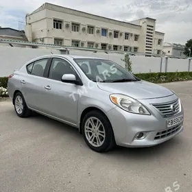 Nissan Versa 2012