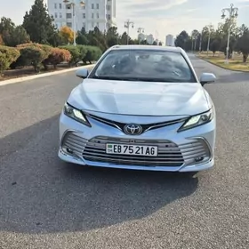 Toyota Camry 2020