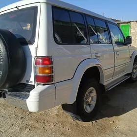 Mitsubishi Pajero 1993