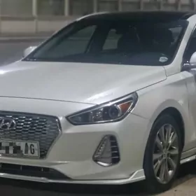 Hyundai Elantra GT 2019