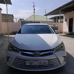 Toyota Camry 2017