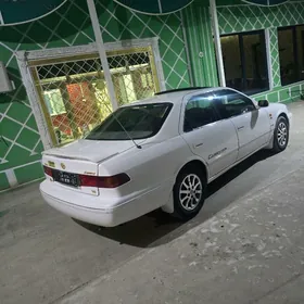 Toyota Camry 2000
