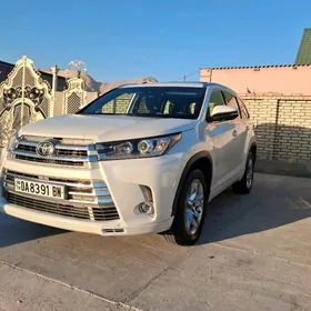 Toyota Highlander 2019