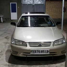 Toyota Camry 2001