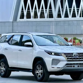 Toyota Fortuner 2025