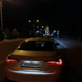 Lexus IS 300 2020