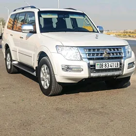 Mitsubishi Pajero 2021