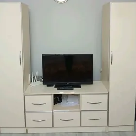 Шкаф и подставка для телевизор