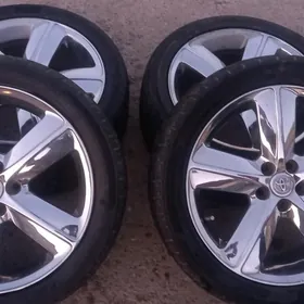 Toyota corolla 17 hrom disga.