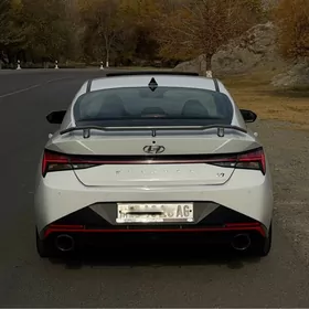 Hyundai Elantra 2022